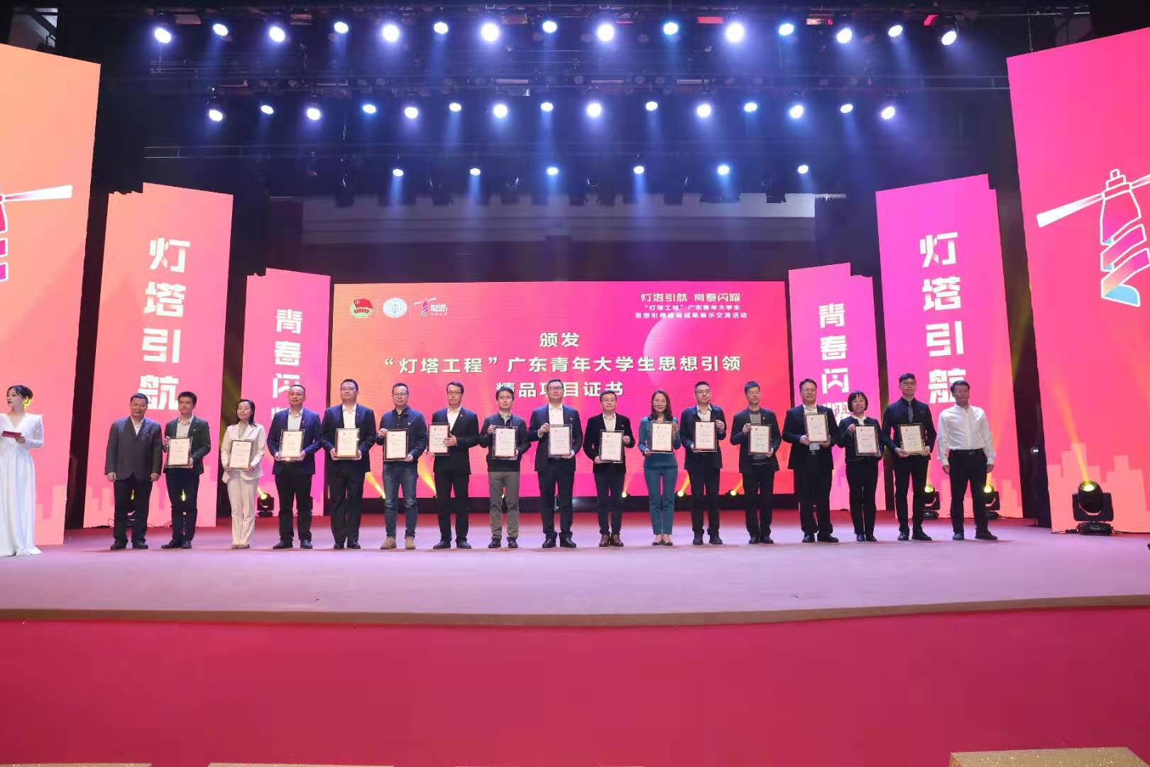 團支部學年工作總結大學_支部年度團總結大學生工作方案_大學生團支部年度工作總結