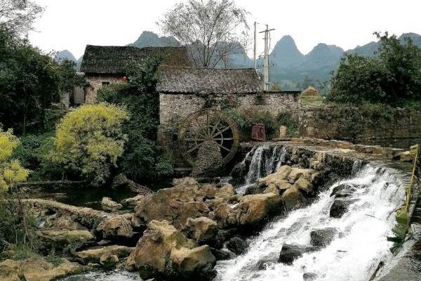 貴州旅游景點萬峰林_航拍貴州萬峰林_貴州萬峰林風景區旅游攻略